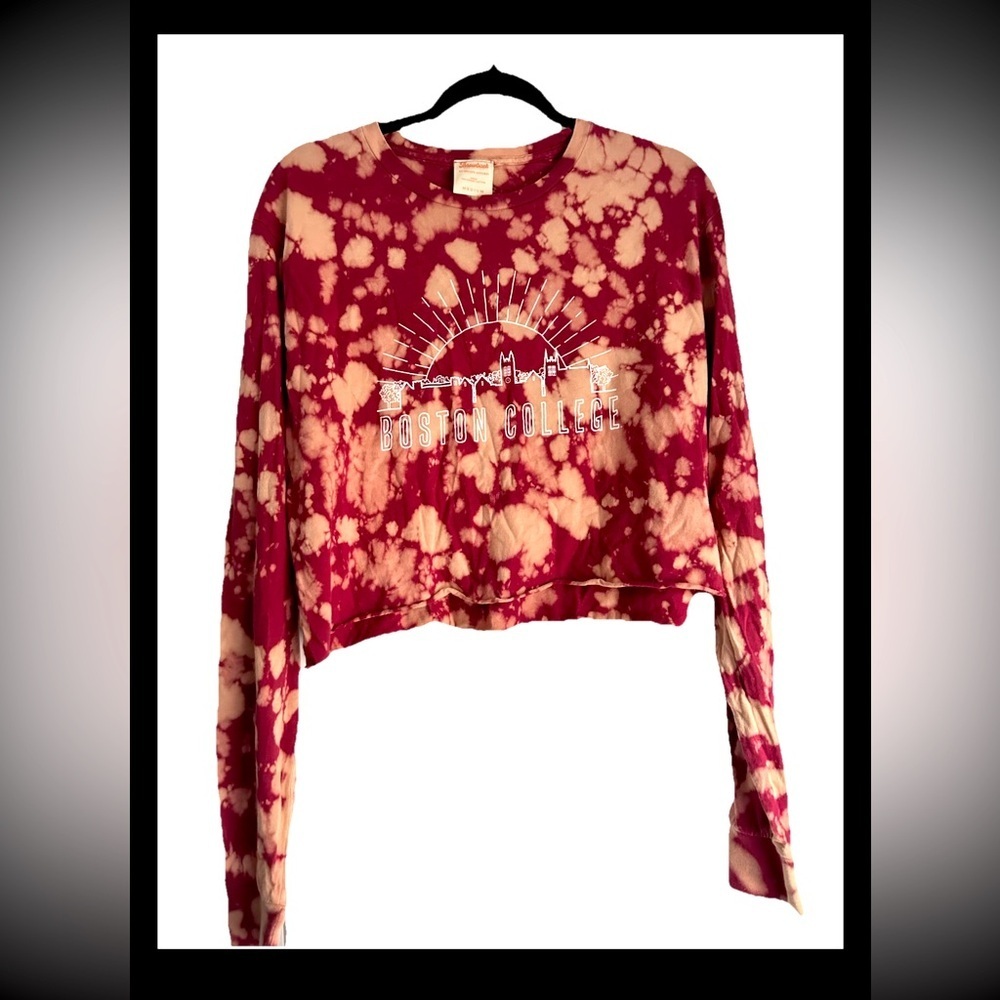 BOSTON COLLEGE Women's Dark Red Tie-Dye Long Sleeve cropped Tshirt Top Sz M